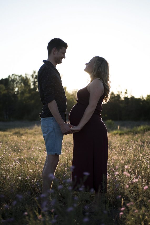 fotografin gwen böttger gwenolivia nürnberg fürth erlangen mittelfranken fotografie paarshooting coupleshooting elopement paarportraits fotoshooting liebe paar verliebt color farbe schwarz weiß natürlich authentisch gefühle lovestory geschichte glücklich ehrlich baby babybauch newbornshooting babybauchfotografie familie familienshooting paarfotografie
