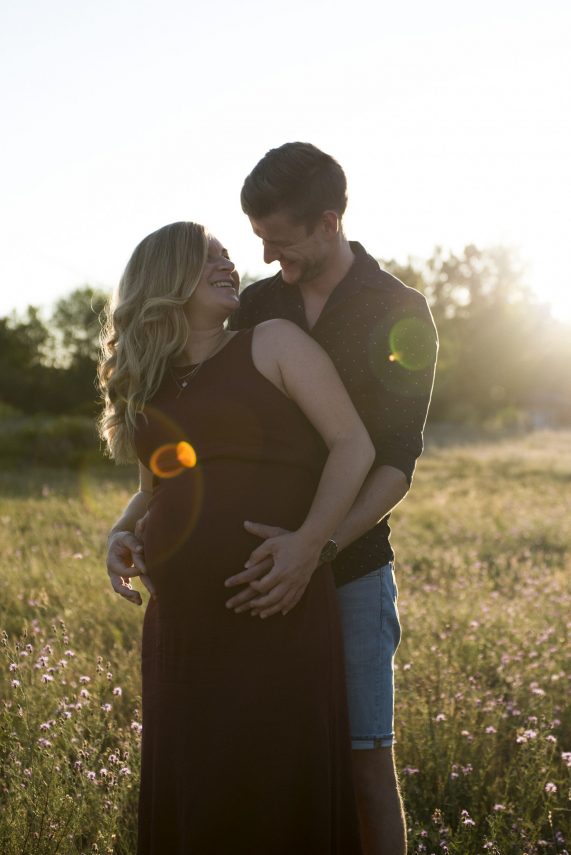 fotografin gwen böttger gwenolivia nürnberg fürth erlangen mittelfranken fotografie paarshooting coupleshooting elopement paarportraits fotoshooting liebe paar verliebt color farbe schwarz weiß natürlich authentisch gefühle lovestory geschichte glücklich ehrlich baby babybauch newbornshooting babybauchfotografie familie familienshooting paarfotografie