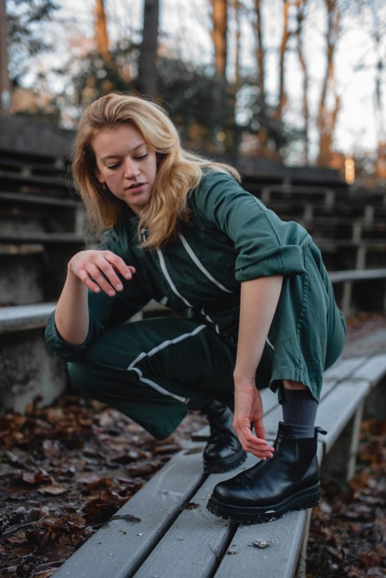 tänzerin tänzerportrait künstlerportrait editorial fine art fotografie farbtheorie charakterportrait emotion geschichte storytelling reportage portraitphotografie fotografin gwen böttger gwenolivia portrait mittelfranken nürnberg erlangen fürth authentisch ehrlich natürlich